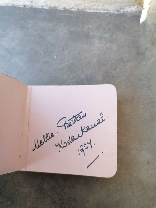 Antique Autographs booklet