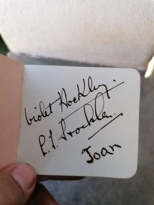 Antique Autographs booklet