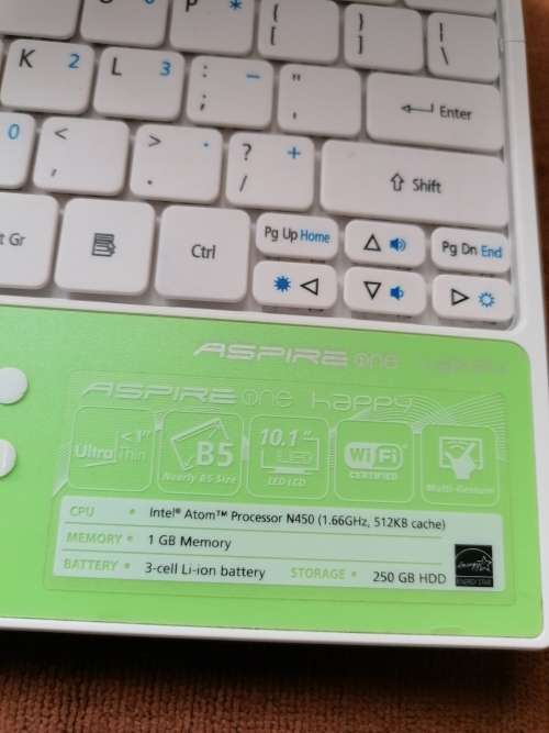 Acer Aspire laptop with charger and bag