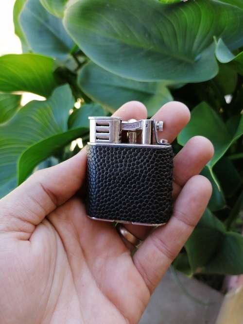 Vintage dunghill lighter