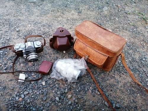 Edixa reflex camera with accessories. Zip problem