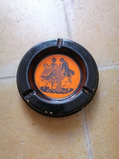 Vintage made in France ash tray. Some age related chip marks