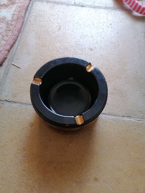 Vintage made in France ash tray. Some age related chip marks