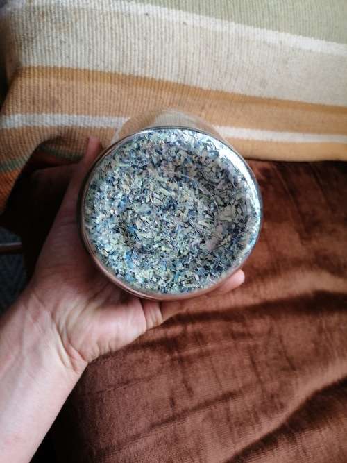 RSA Shredded bank notes in layers in sealed bottle(8 Inches) by S A Mint R2,R5,R10,R20,R50 RARE