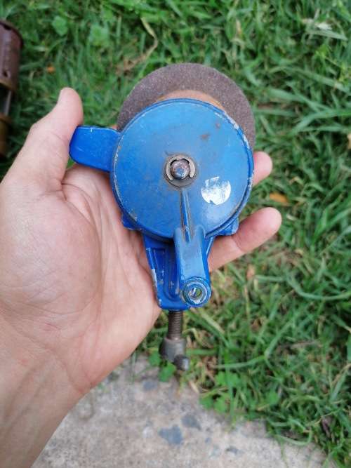 VINTAGE SMALL HAND GRINDER KNIFE SHARPENER