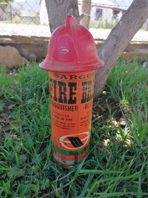 Vintage 1970 sargon fire extinguisher