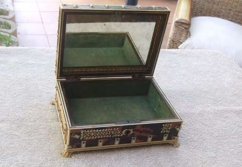 19TH CENTURY GENUINE TORTOISE SHELL AND BONE DESK BOX !