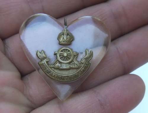 UBIQUE Gunners badge sweetheart