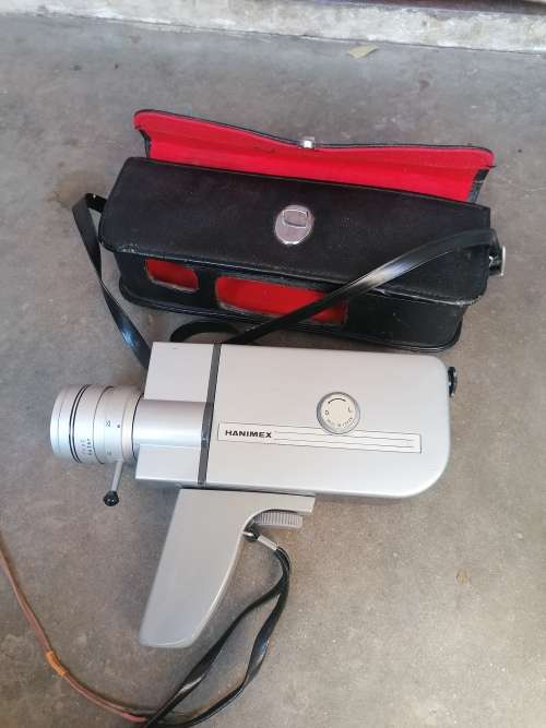 Vintage hanimex video camera, not tested. Don`t know how to operate it. Sold as is