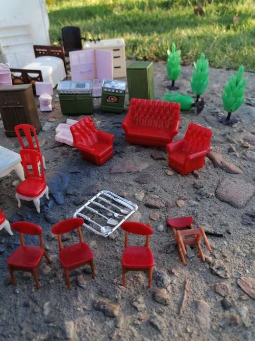 LARGE COLLECTION OF DOLLS HOUSE FURNITURE - HONG KONG AND ENGLISH - JOBLOT