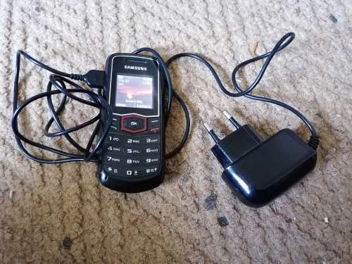 Samsung GT E1081T Working with charger. Orange spot on screen
