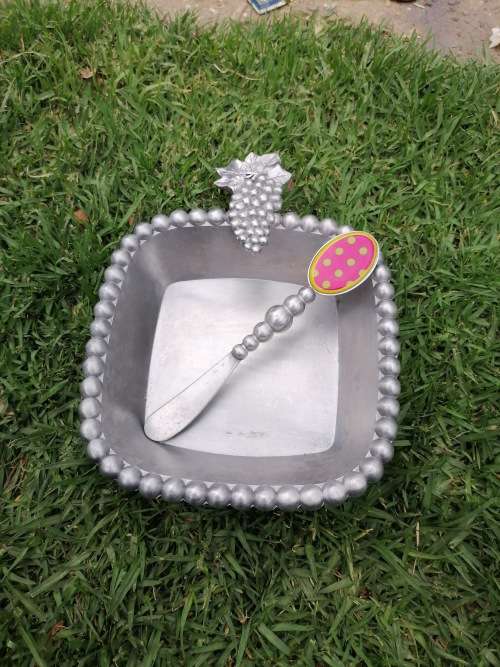 Mud Pie 2009 Butter Dish with Spreader Knife