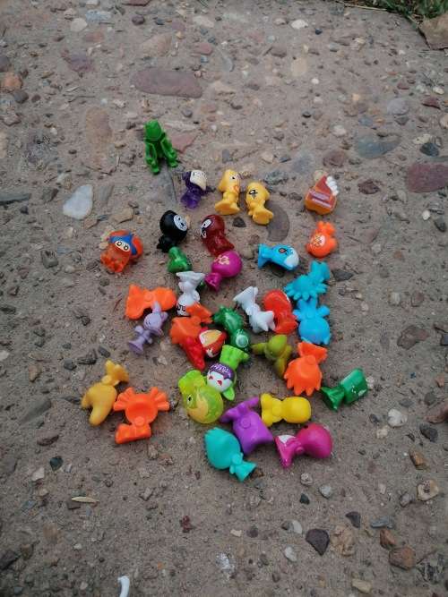 Mixed lot toys