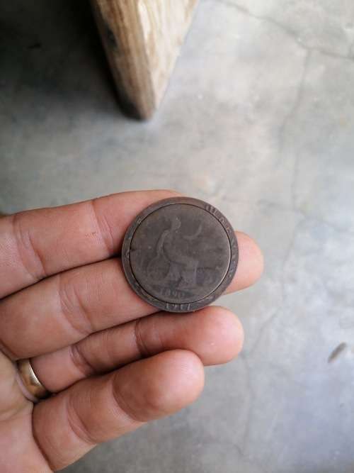 Interesting coin trench?