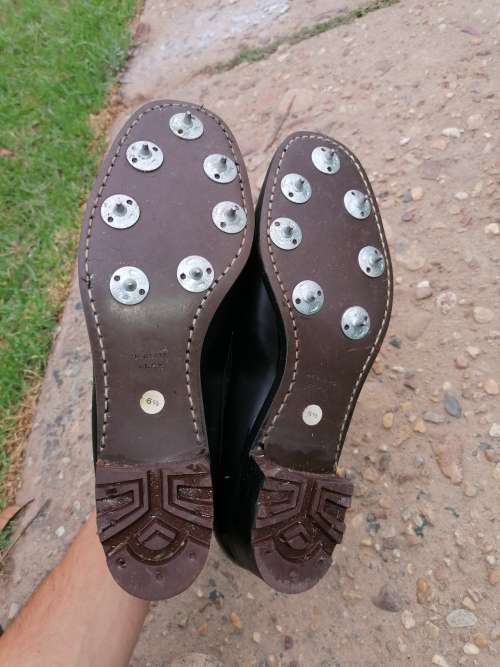 bally lady golf shoes barely used Size 6 and a half
