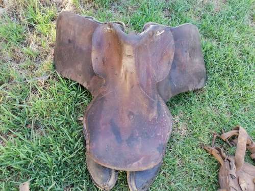 Old horse Sadle ect. We`re told its from ww2. Needs restoration