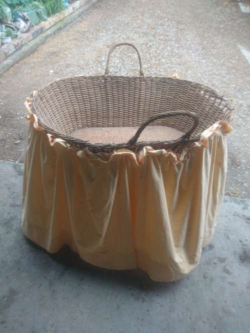 Antique baby basket on stand. Some damage. Collection in Robertson western cape