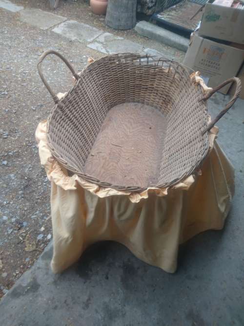 Antique baby basket on stand. Some damage. Collection in Robertson western cape