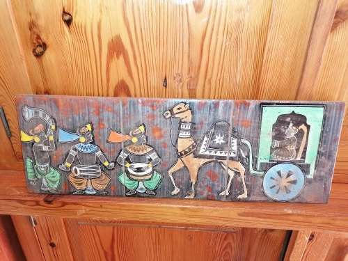 Painting on tiles
