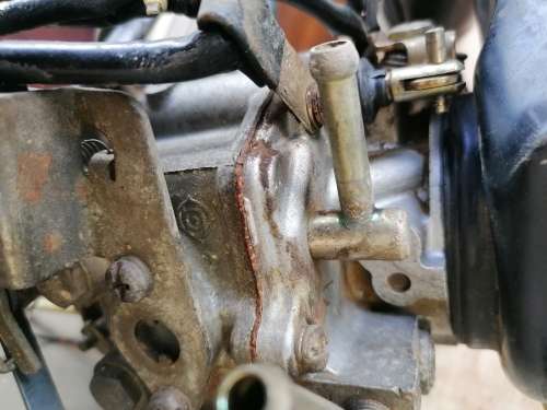 TOYOTA HILUX 4Y 2.2 CABERATORE,ITEM SOLD AS FOUND,DO NOT KNOW HOW TO TEST IT