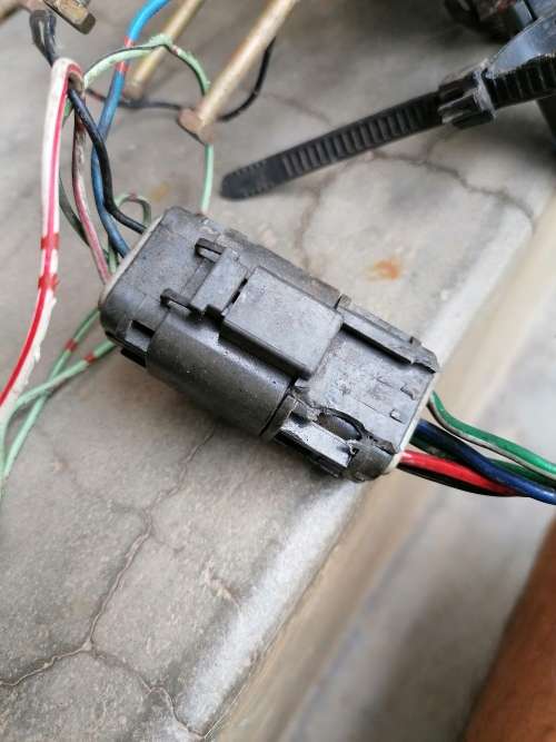TOYOTA HILUX 4Y 2.2 CABERATORE,ITEM SOLD AS FOUND,DO NOT KNOW HOW TO TEST IT
