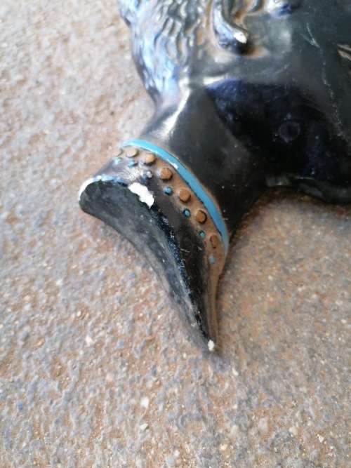 Antique item ready to hang Small chip can be painted black