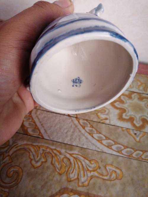 COLLECTIBLE DELFT BLUE HOLLAND DUTCH WATER GIRL PORCELAIN