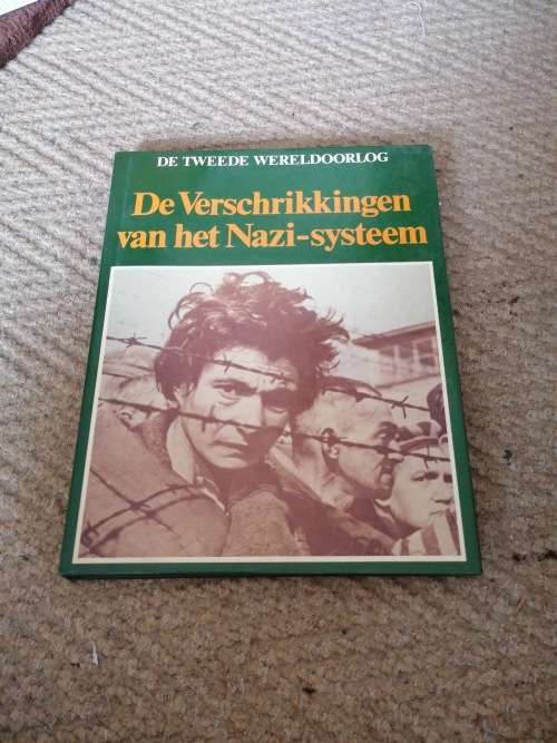 DE VERSCHRIKKINGEN VAN HET NAZI-SYSTEEM