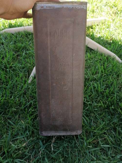 vintage laurel paraffin tin