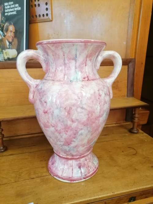 Large pink pot. Collection in Robertson western cape