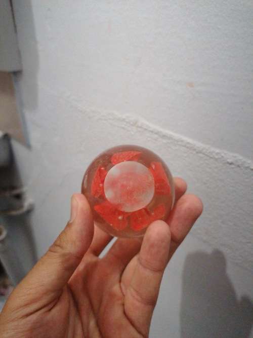 STUNNING PAPER WEIGHT