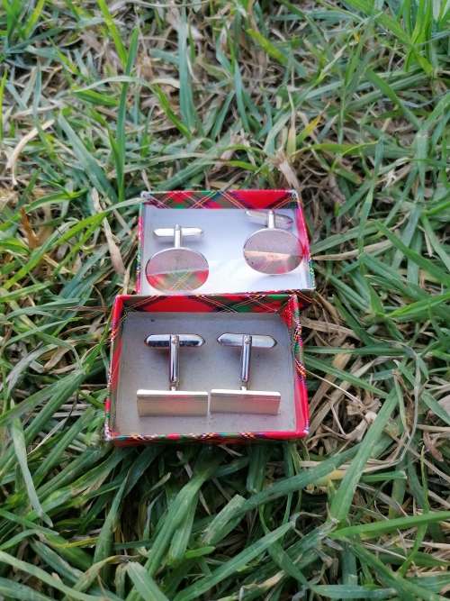 2 sets of cufflinks