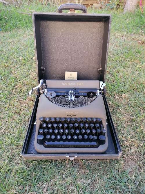 Working condition remington rand typewriter