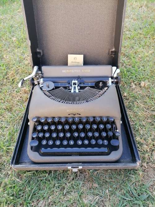 Working condition remington rand typewriter