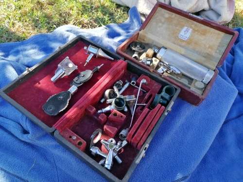 Vintage Welch Allen otoscope and lots of attachments bid for all not tested