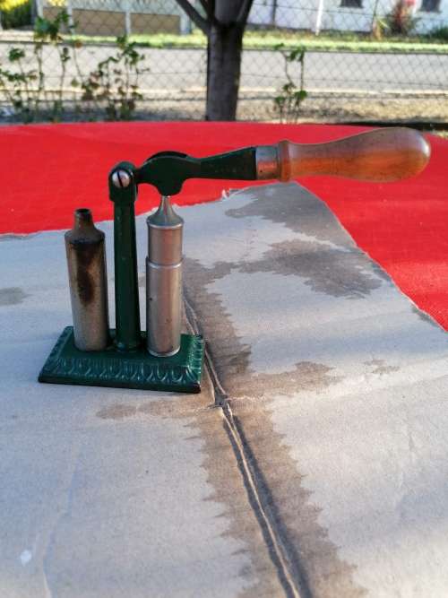 Vintage bullet reloader.sold as found