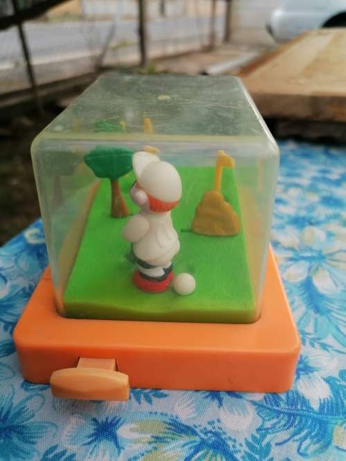 Still working condition 2001 mc Donald`s golf toy