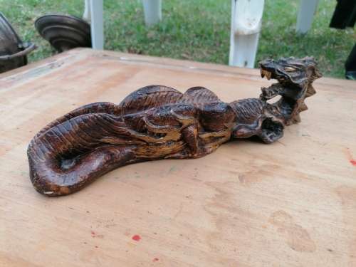 Wow cool looking dragon item. No idee what its used for but cool details