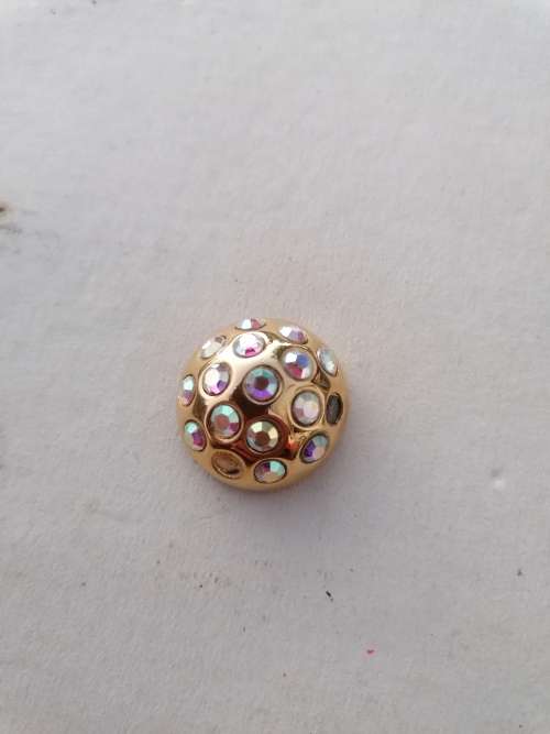 Old brooch. 2 pieces missing