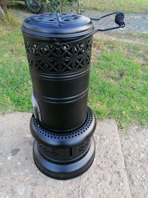 Vintage Valor paraffin heater. Not tested sold as is