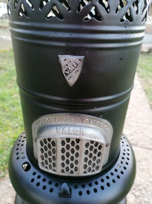 Vintage Valor paraffin heater. Not tested sold as is