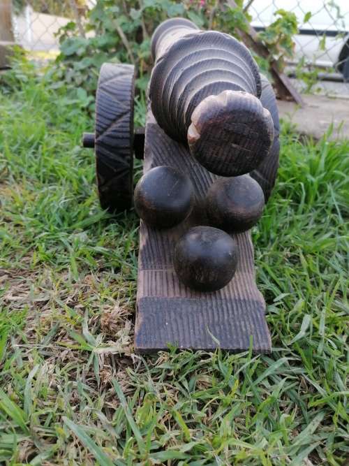 Stunning Large wooden Canon  43cm x 19cm x 25cm