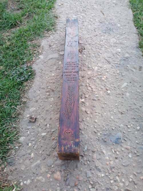ANGLO-BOER WAR TRENCH ART CARVED BY A QUEENS 9TH ROYAL LANCERMAN HELD AT THE STAATS MODEL SCHOOL