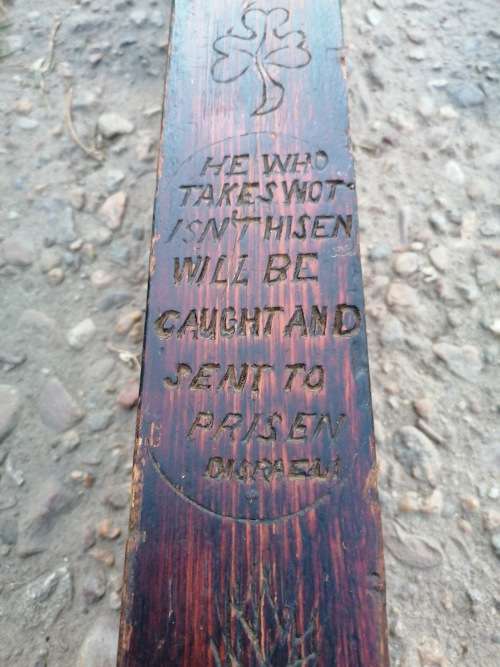 ANGLO-BOER WAR TRENCH ART CARVED BY A QUEENS 9TH ROYAL LANCERMAN HELD AT THE STAATS MODEL SCHOOL