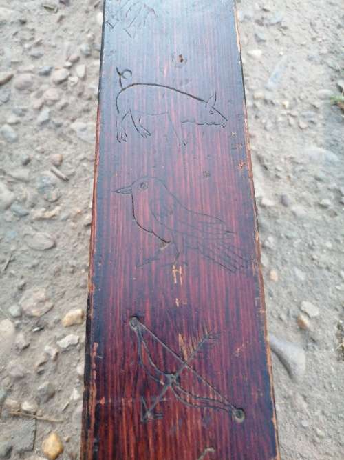 ANGLO-BOER WAR TRENCH ART CARVED BY A QUEENS 9TH ROYAL LANCERMAN HELD AT THE STAATS MODEL SCHOOL