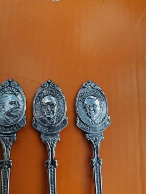 Vintage spoon set of 10 old South African presidents faces, birth date and death dates