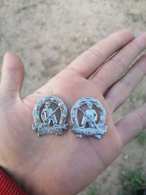 Set of UNITAS badges, no pins