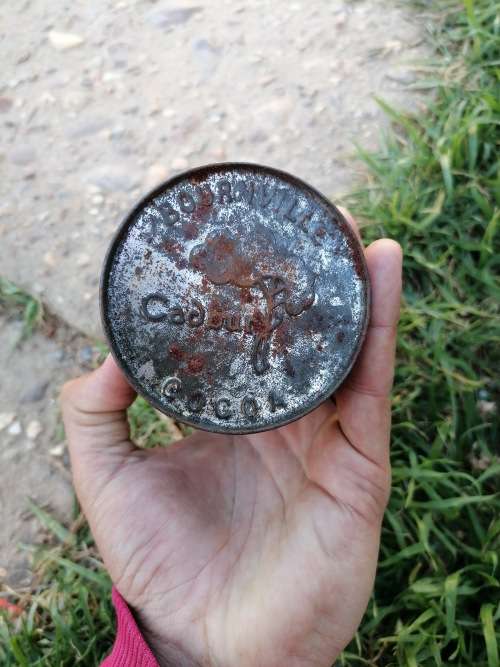 Antique Bournville cocoa tin, 1/2 lb