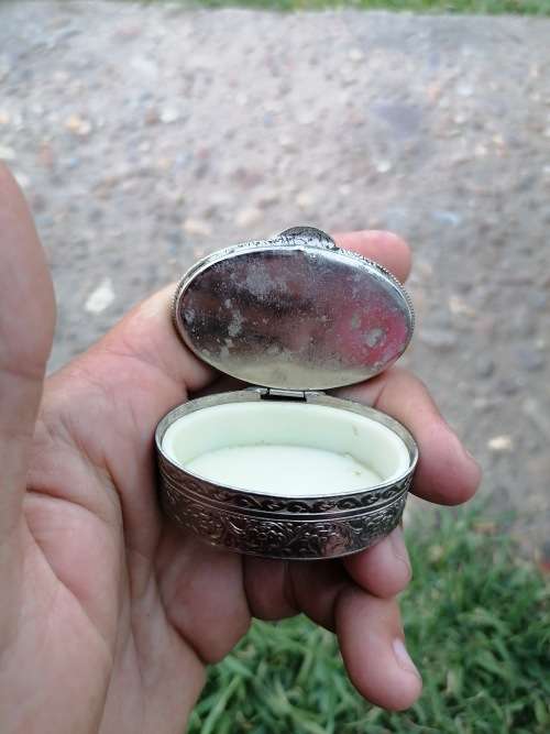 Small vintage pill holder with semi precious stone lid