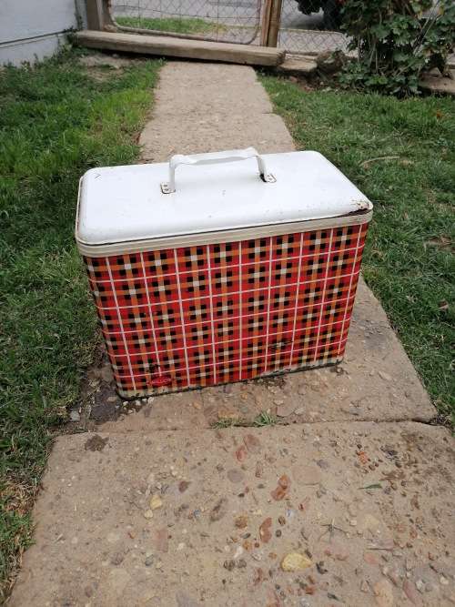 Vintage Willow cooler box. Condition as per picture